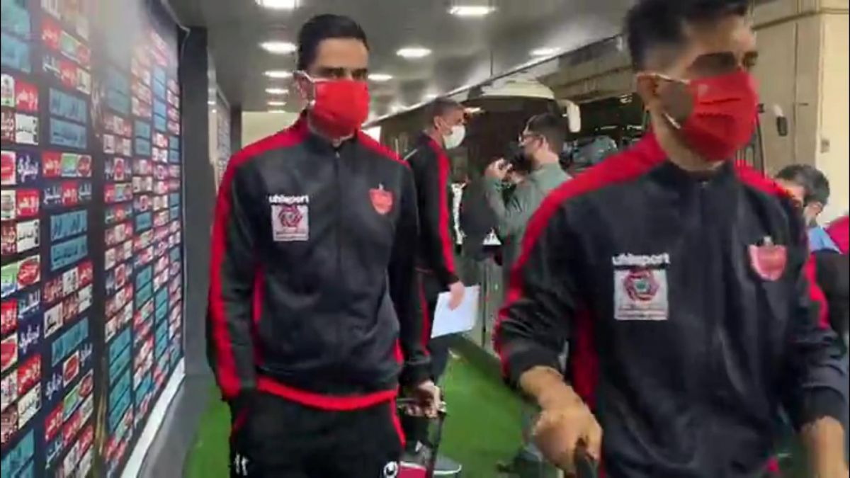 ورود بازیکنان پرسپولیس و پیکان به ورزشگاه آزادی