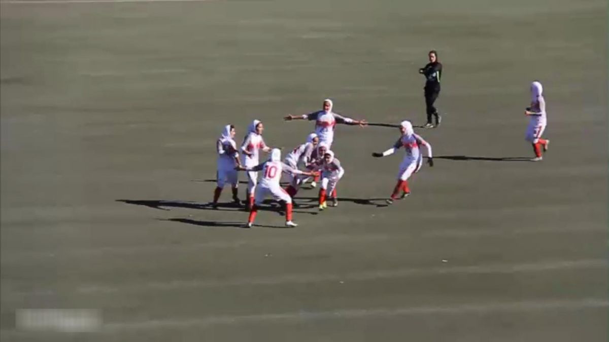 گل اول تیم بانوان شهرداری بم به سپاهان (گل به خودی)