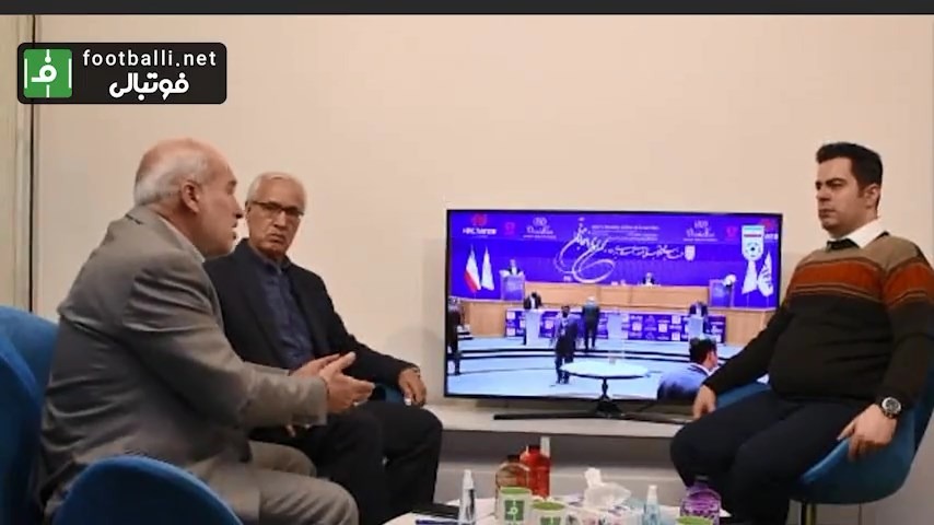 فوتبالی تاک/ سوال چیا فوادی سردبیر پایگاه خبری فوتبالی از ذوالفقارنسب و عزیزمحمدی : آیا بهتر از رییس جدید فدراسیون اسکوچیچ را حفظ کند یا وی را برکنار کند؟