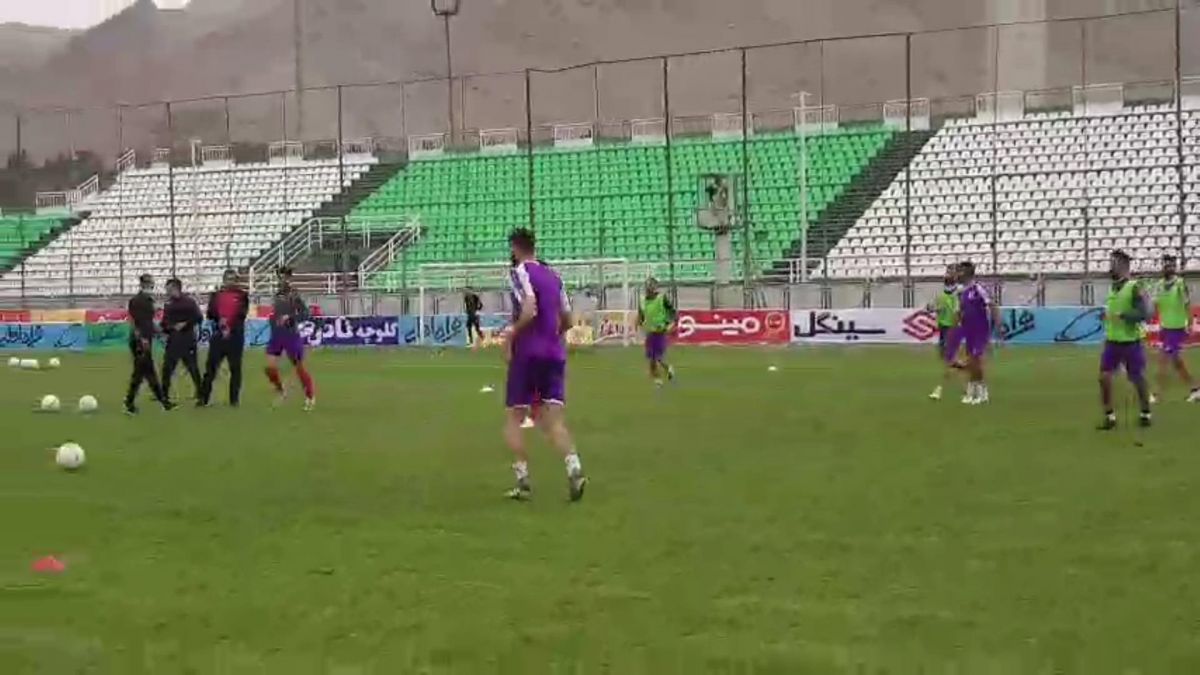 اختصاصی/ گرم کردن پیش از بازی بازیکنان ذوب آهن - پدیده