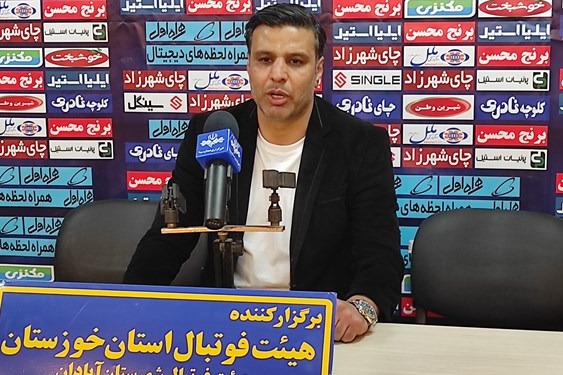 سرمربی داماش پارسه: پیراهنمان با نفتیها تغییر میکرد، تیم لیگ برتری بودیم