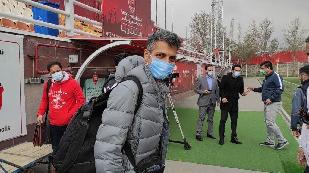 اختصاصی/ حضور عادل فردوسی‌پور در ورزشگاه برای بازی تیم رسانه ورزش با پیشکسوتان استقلال و پرسپولیس