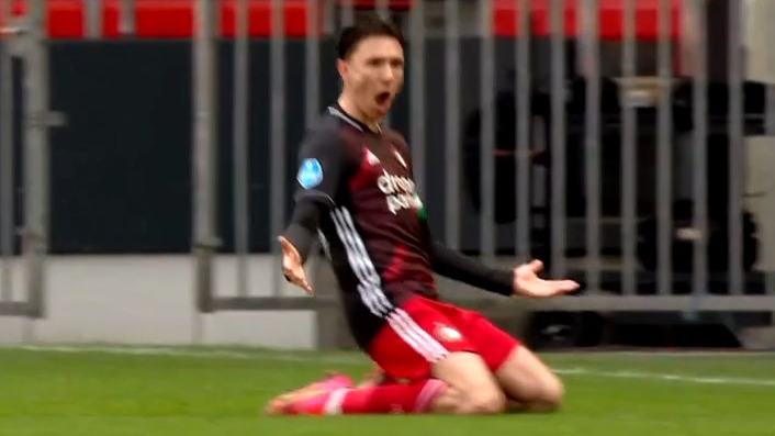 گل اول فاینورد به آیندهوون (استیون برگویس)