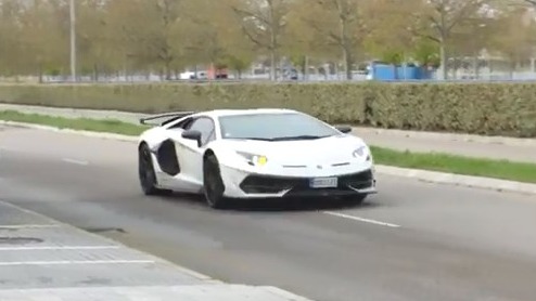 حضور هازارد در تمرین رئال با لامبورگینی جدیدش