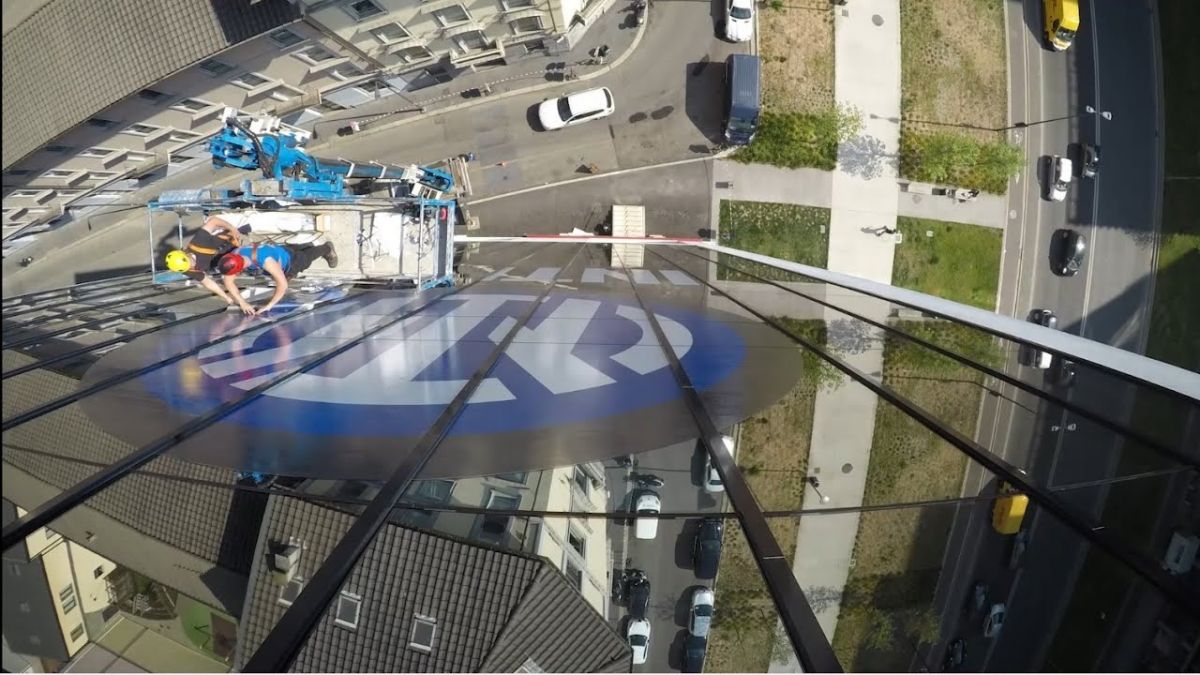 طراحی لوگوی جدید اینتر روی ساختمان باشگاه