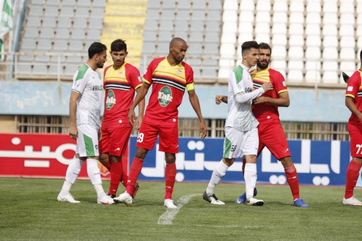 حاشیه بازی آلومینیوم و فولاد/ بازیکن اسبق استقلال اولین اخطاری1400/ هتتریک تیرک در نجات دروازه فولاد