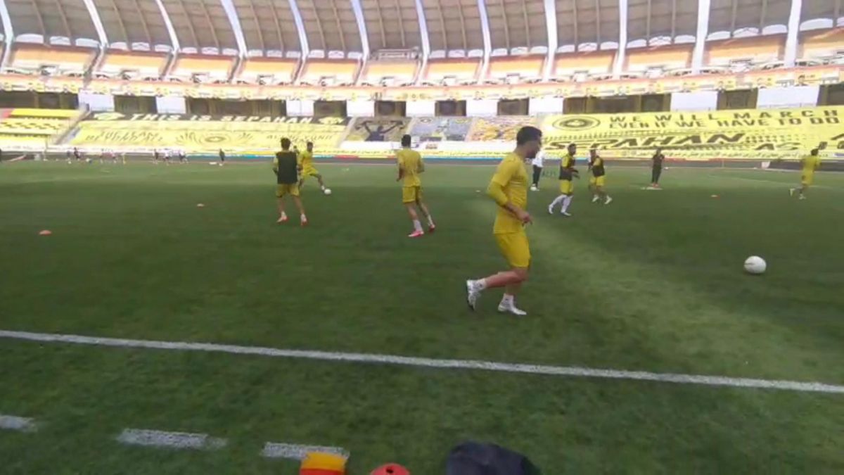 اختصاصی/ گرم کردن بازیکنان سپاهان و نفت مسجد سلیمان پیش از بازی