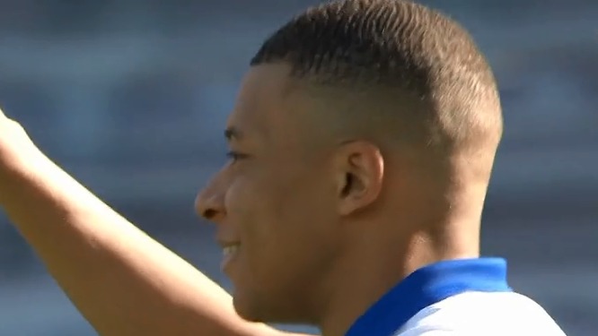 گل اول پاری سن ژرمن به متز (امباپه)