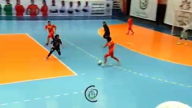 لحظاتی از بازی فوتسال بانوان هیات فوتبال خراسان ۱ - سایپا تهران ۲