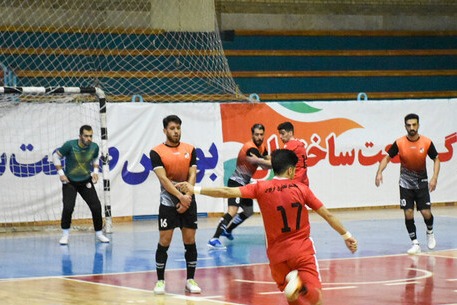 ابرارینیا: برای بقا در لیگ برتر فوتسال ۳ بازی مهم پیش رو داریم