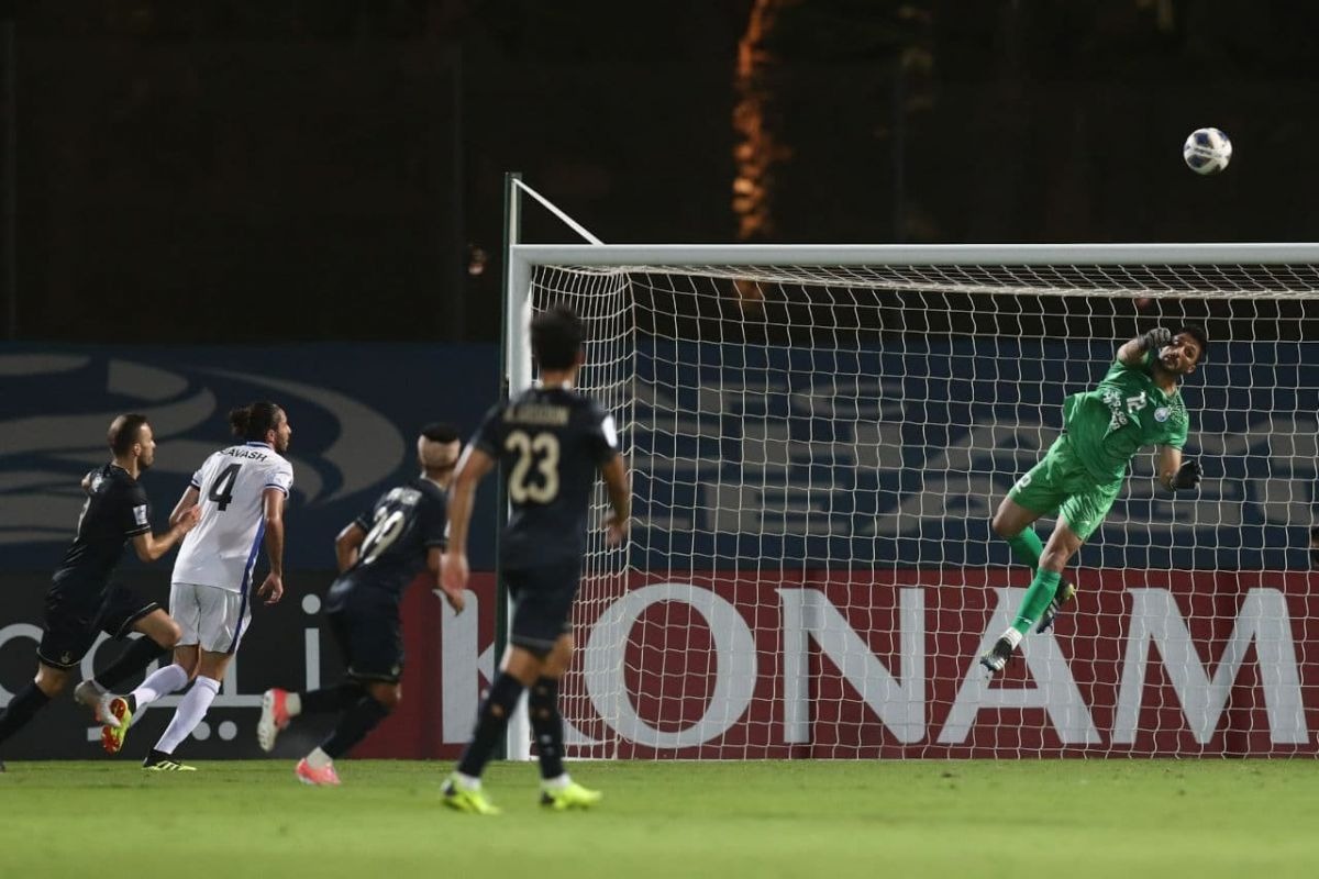 نگرانی استقلالیها رفع شد؛ مظاهری دو کارته است