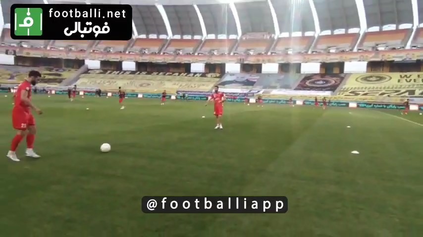 اختصاصی/ گرم کردن بازیکنان پرسپولیس و سپاهان پیش از بازی