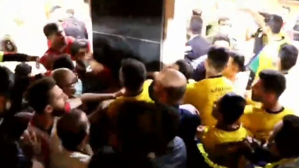 ویدیوی کامل درگیری باورنکردنی در پایان بازی سپاهان و پرسپولیس