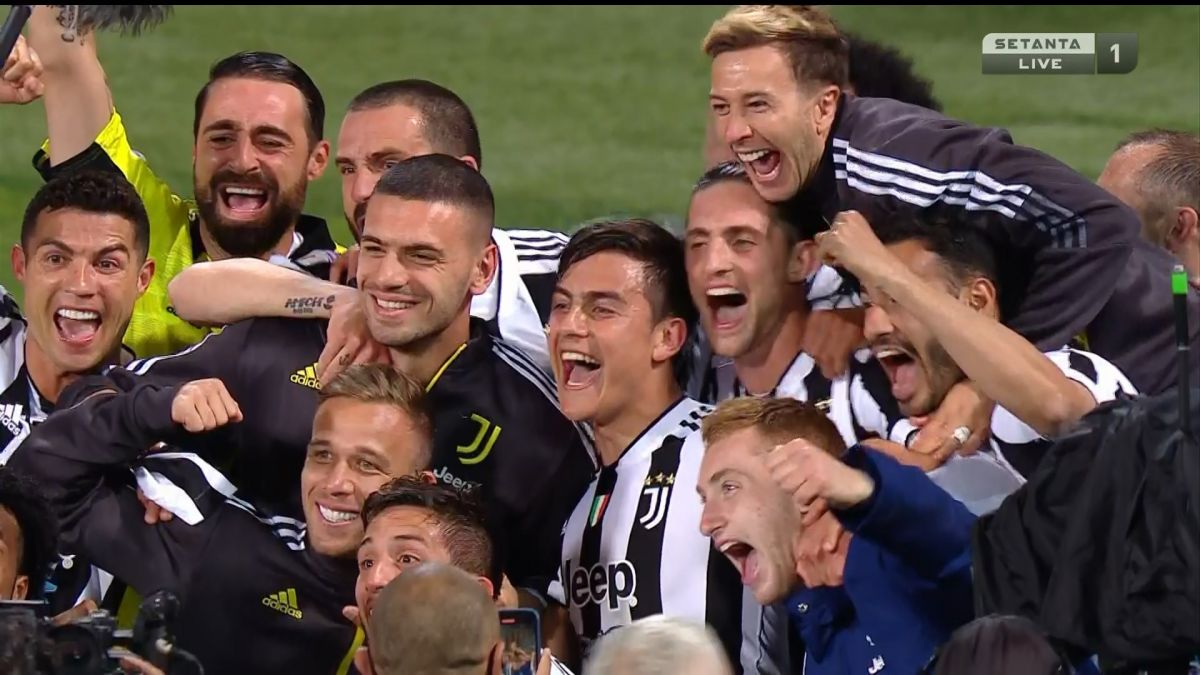 سوت پایان بازی و شادی بازیکنان یوونتوس بعد از قهرمانی در جام حذفی ایتالیا