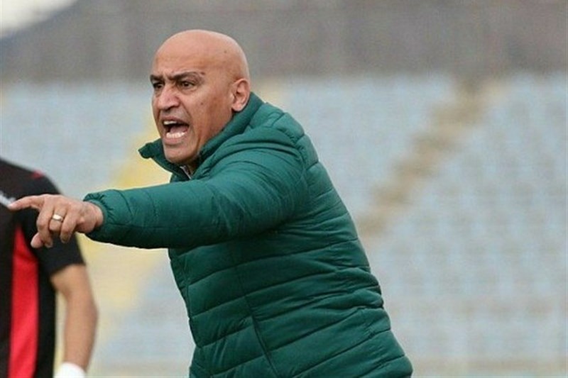 خشم منصوریان از وضعیت اسفناک چمن ورزشگاه امام خمینی (ره)/ زمان نامعلوم آغاز تمرینات آلومینیوم
