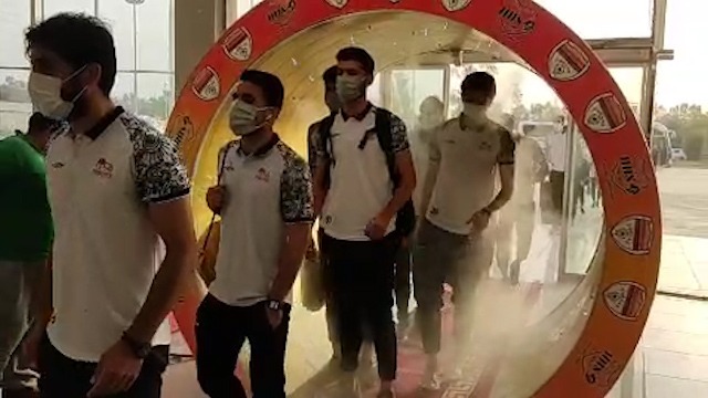 ورود بازیکنان فولاد و تراکتور به ورزشگاه فولاد آره نا