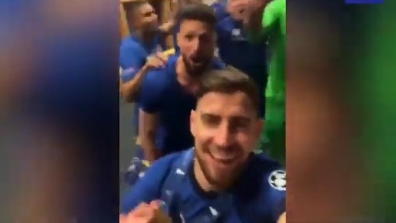 شادی بازیکنان چلسی در رختکن پس از قهرمانی در لیگ قهرمانان اروپا