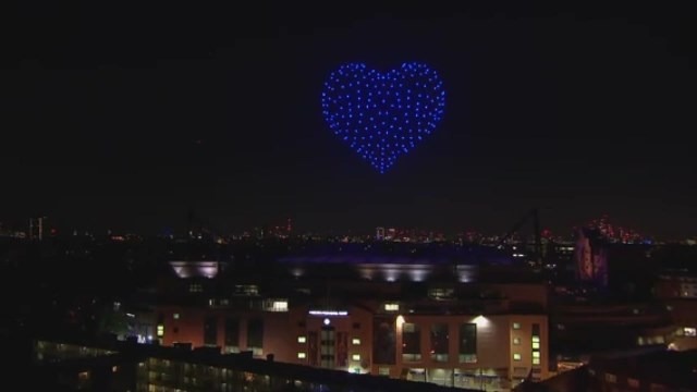 نورافشانی و لیزر شو جذاب در ورزشگاه استمفوردبریج پس از قهرمانی چلسی در لیگ قهرمانان اروپا