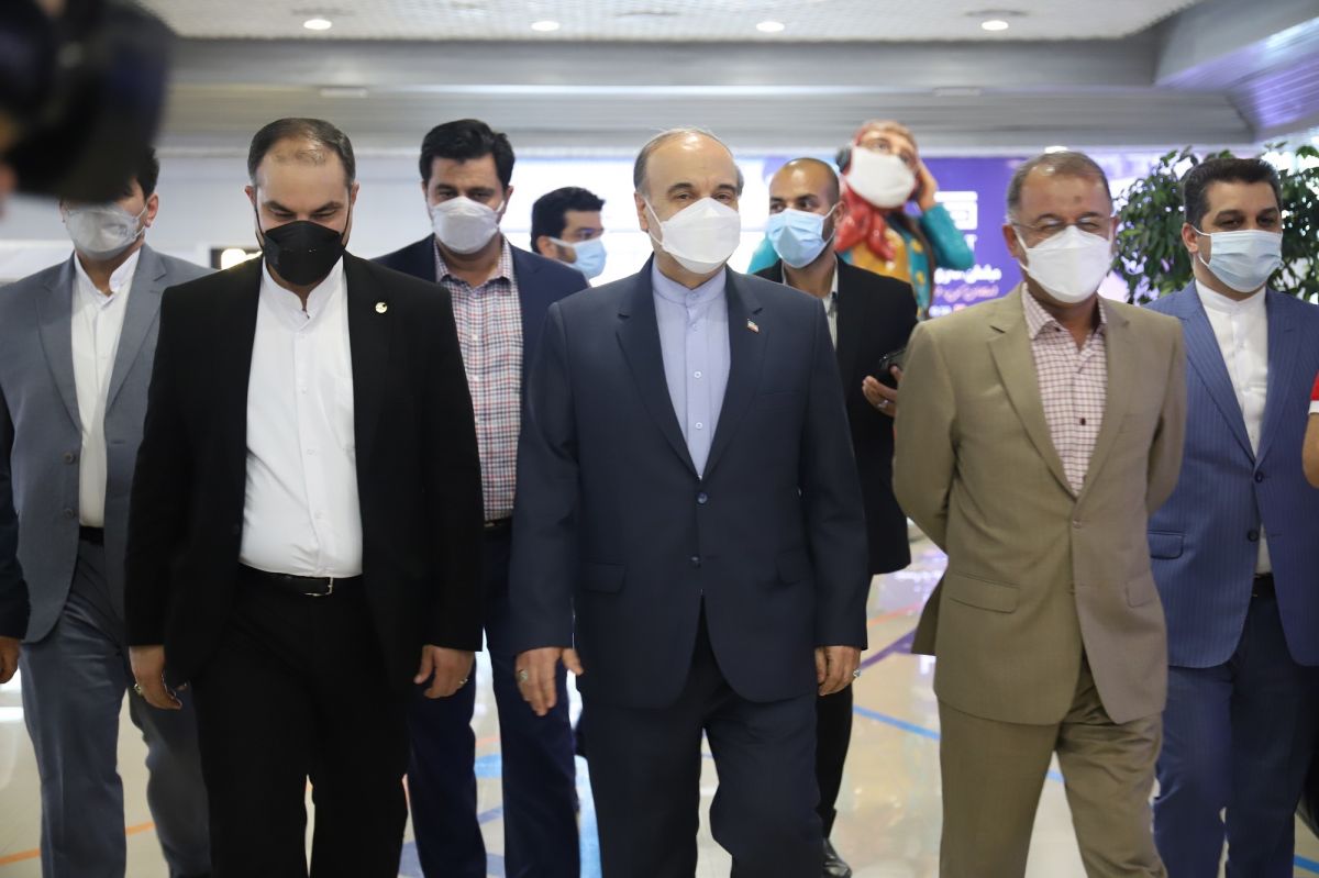 به منظور حمایت از تیم ملی فوتبال ایران؛ سلطانی فر وارد کیش شد