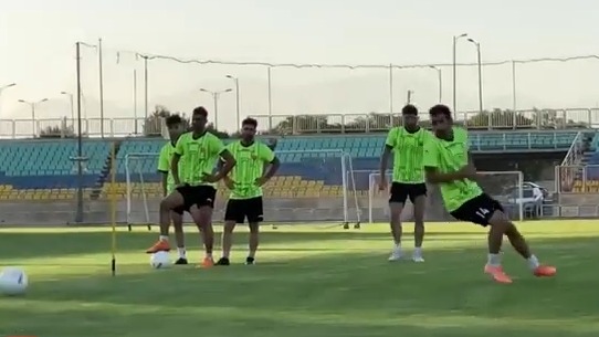 تمرین یکشنبه عصر پرسپولیس با حضور دو هوادار خاص