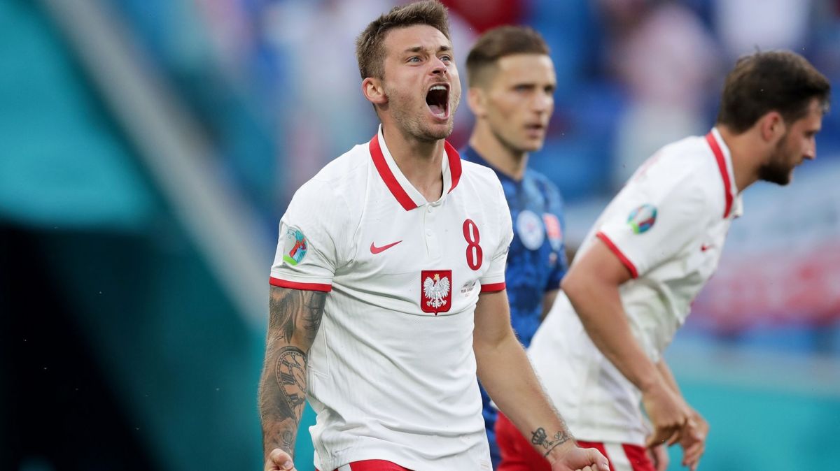 گل اول لهستان به اسلواکی (کارول لینتی)