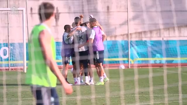 تمرین تیم ملی اسپانیا برای تقابل با لهستان