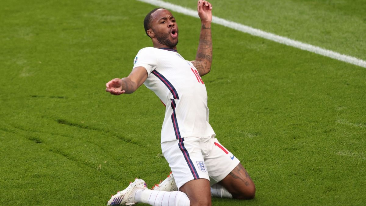 گل اول انگلیس به جمهوری چک (استرلینگ)