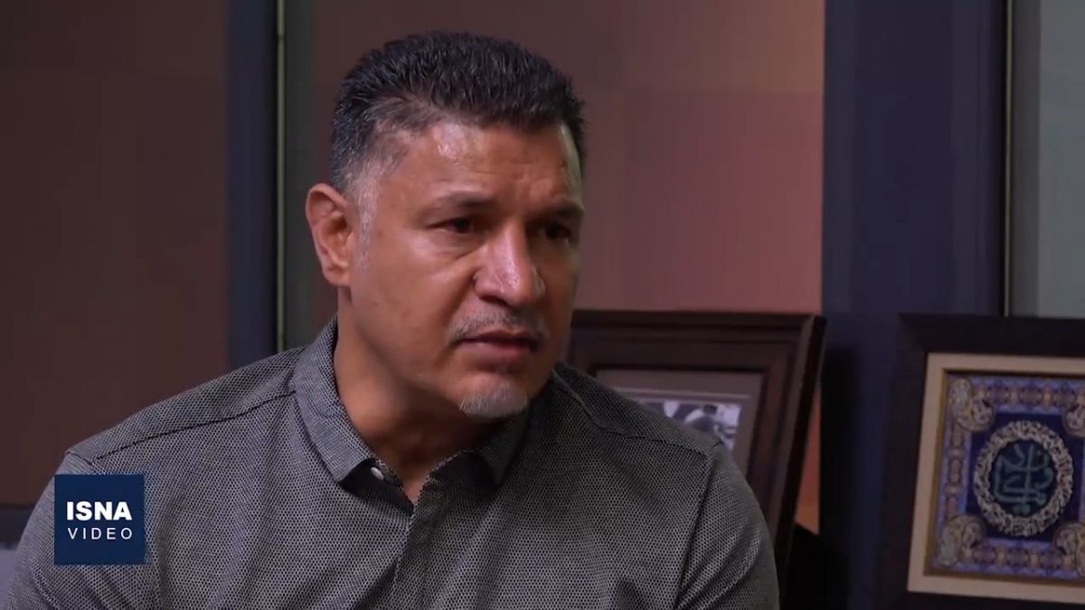 احمدی نژاد علی دایی را از تیم ملی برکنار کرد؟