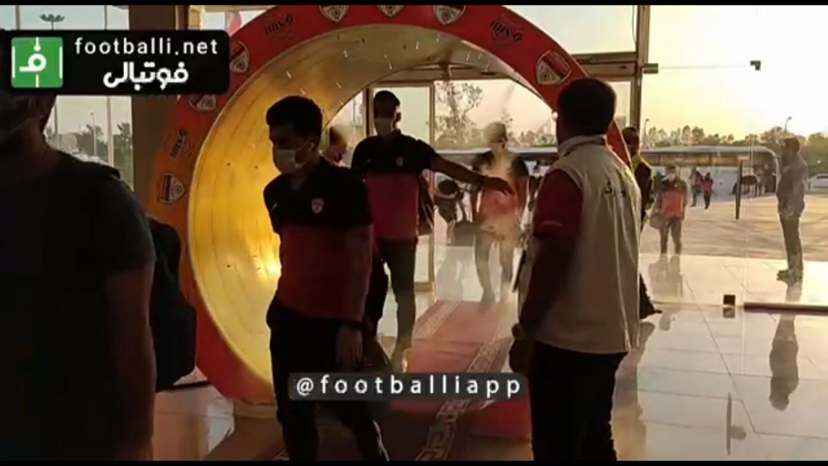 ورود کاروان تیم سپاهان و فولاد به ورزشگاه شهدای فولاد برای دیدار جام حذفی