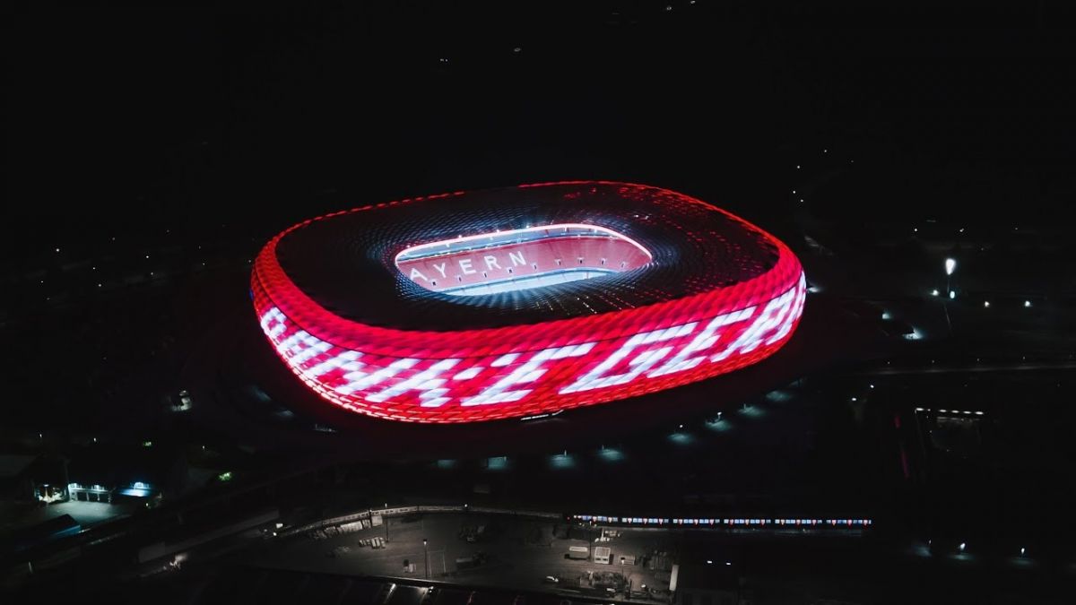 نورپردازی ورزشگاه آلیانز آرنا به یاد گرد مولر