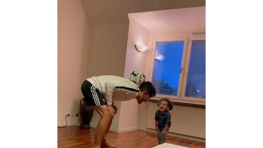 خنده های فرزند بختیار رحمانی با حرکات تکنیکی پدرش!