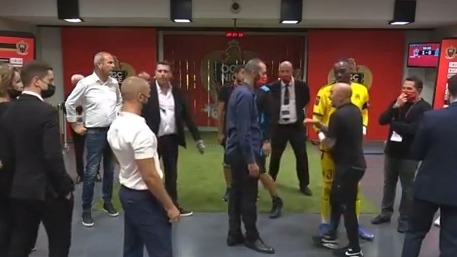 عصبانیت سمپائولی مربی مارسی پس از ضرب و شتم بازیکنانش توسط تماشاگران نیس