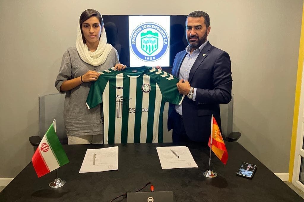 ملیپوش فوتبال زنان، لژیونر شد