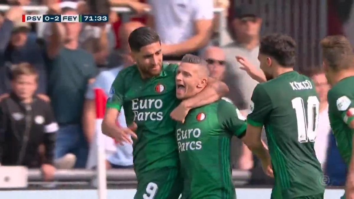 گل دوم فاینورد به آیندهوون (لینسن)