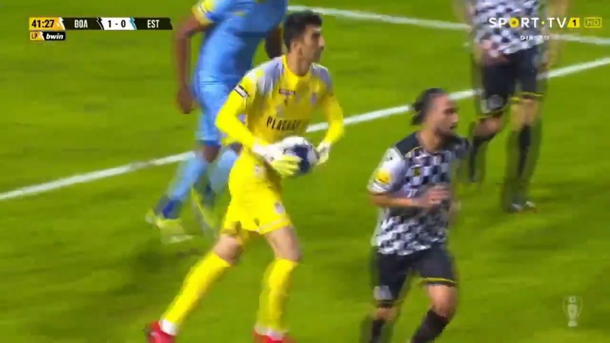 پرتاب دست های فوق العاده بیرانوند در بازی بواویستا - استوریل