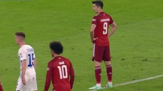 گل اول بایرن مونیخ به دیناموکیف (لواندوفسکی)