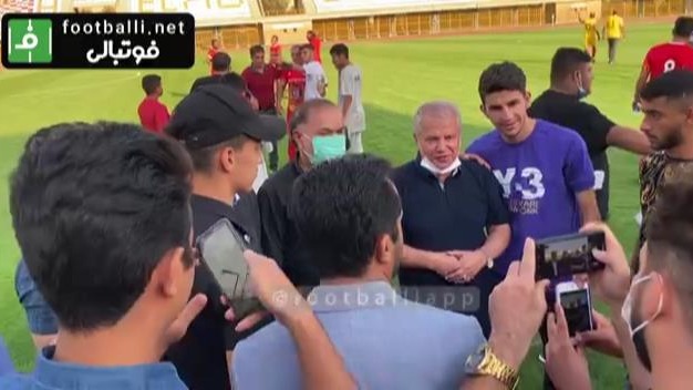 اختصاصی/ عکس یادگاری طرفداران فوتبال با علی پروین