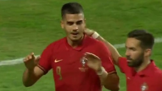گل سوم پرتغال به قطر (آندره سیلوا)