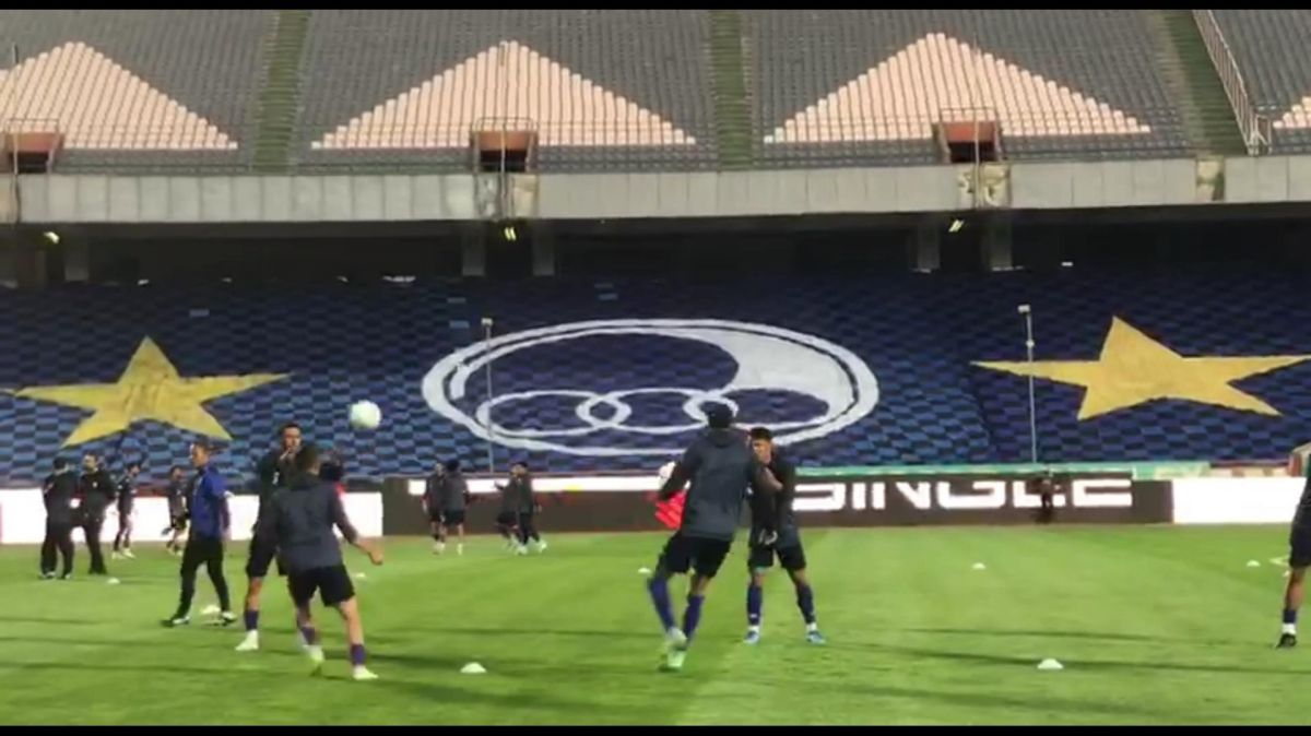 اختصاصی/ گرم کردن بازیکنان استقلال و هوادار پیش از بازی