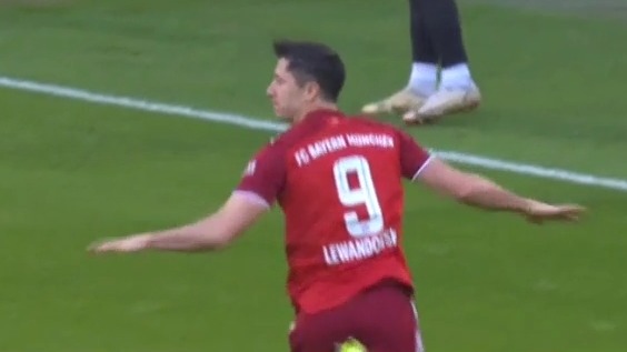 گل دوم بایرن مونیخ به هوفنهایم (سوپرگل لواندوفسکی)