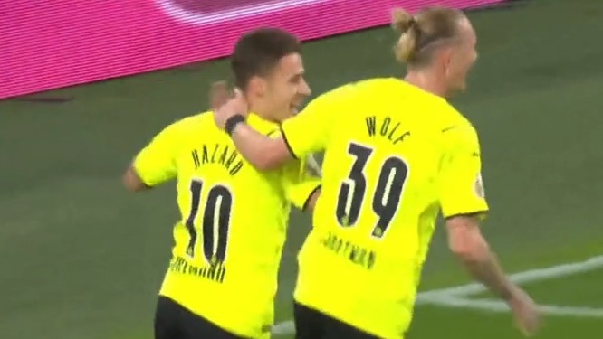 گل دوم دورتموند به اینگول اشتاد (دبل هازارد)