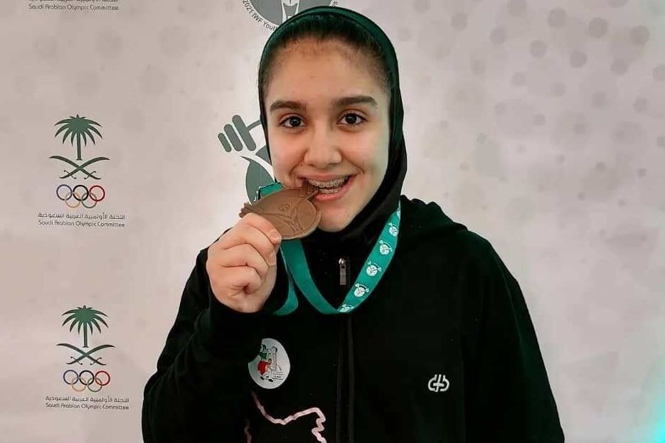دختر تاریخ‌ساز وزنه‌برداری: تصور کسب مدال جهانی هم سخت بود