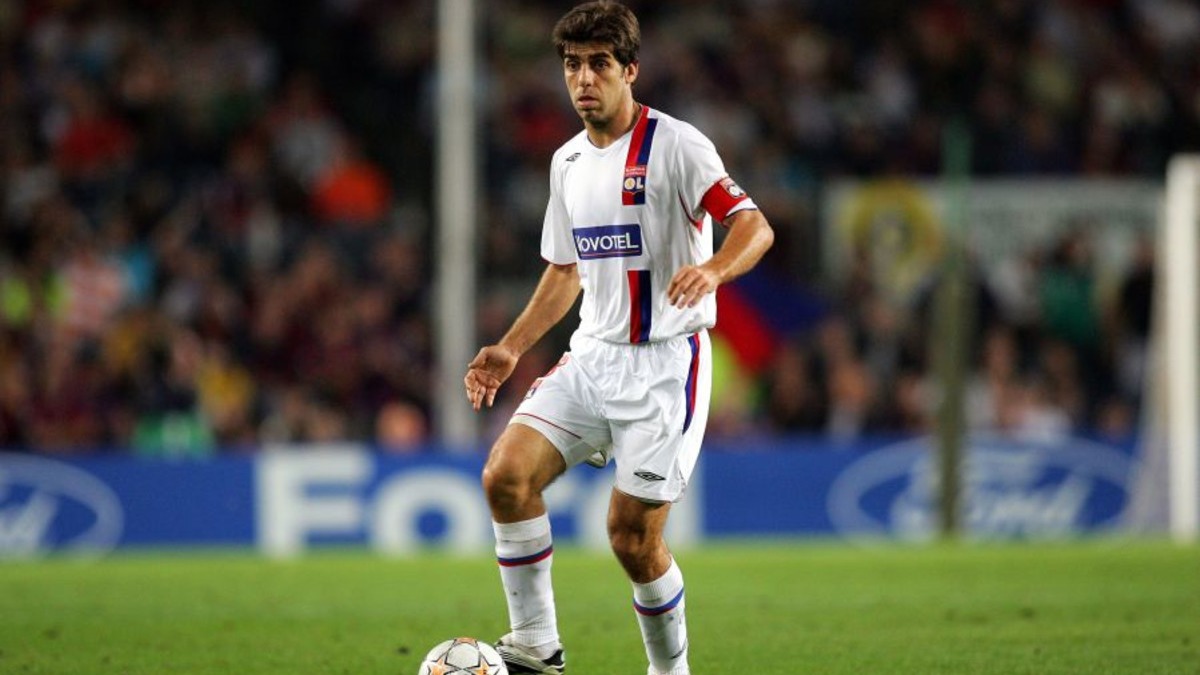 ضربه ایستگاهی زیبای جونینیو مقابل اولیور کان (سال 2003)