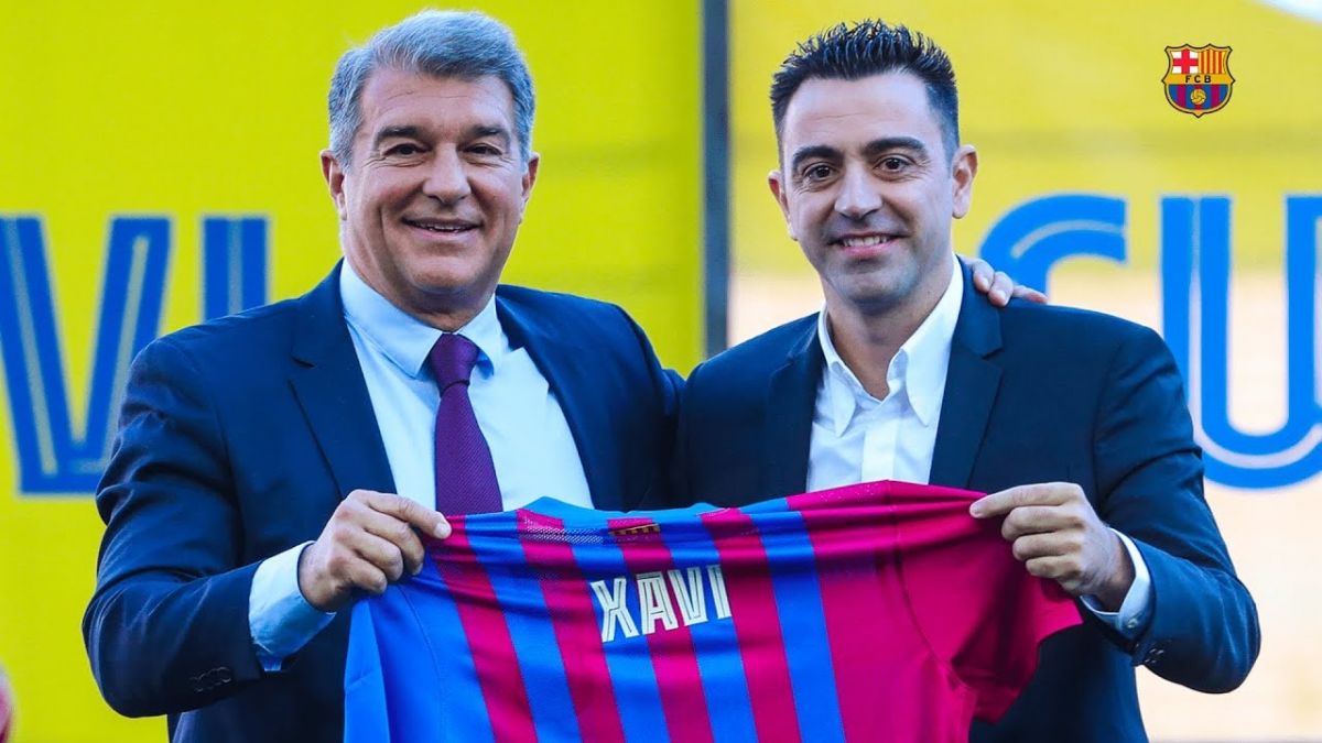 مراسم معارفه ژاوی سرمربی جدید بارسلونا در ورزشگاه نوکمپ