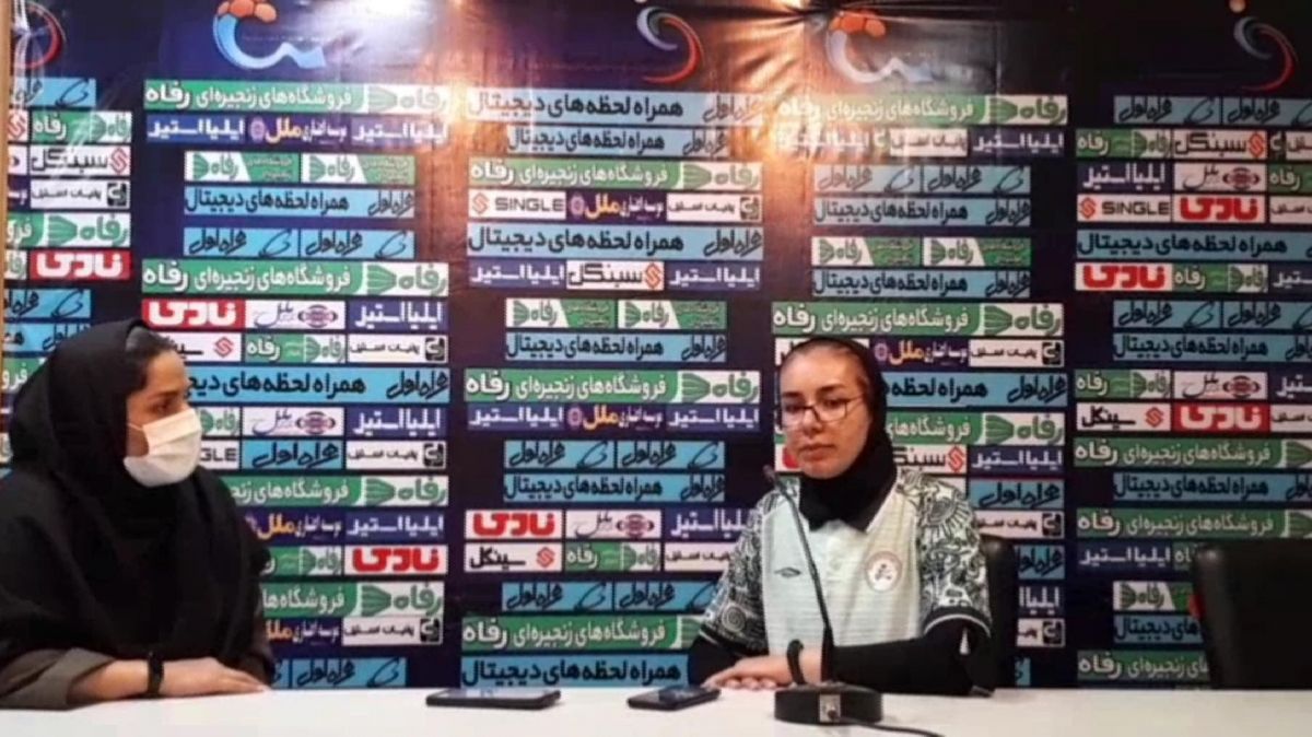 اختصاصی/ صحبت های مهسا آقابزرگی مربی ذوب‌آهن و ندا عزیز پور سرمربی پالایش‌گاز ایلام بعد از بازی