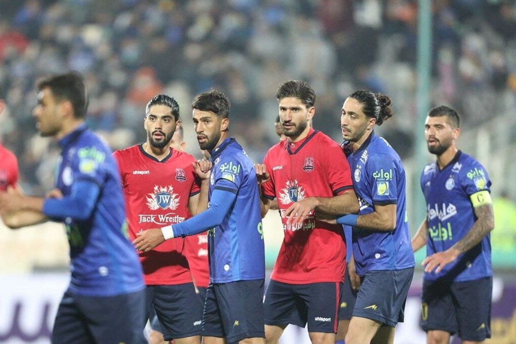 چه کسی ترکیب پرسپولیس و استقلال را لو میدهد؟