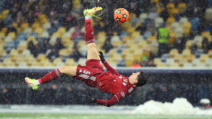 گل اول بایرن مونیخ به دیناموکیف (سوپرگل قیچی برگردان لواندوفسکی)