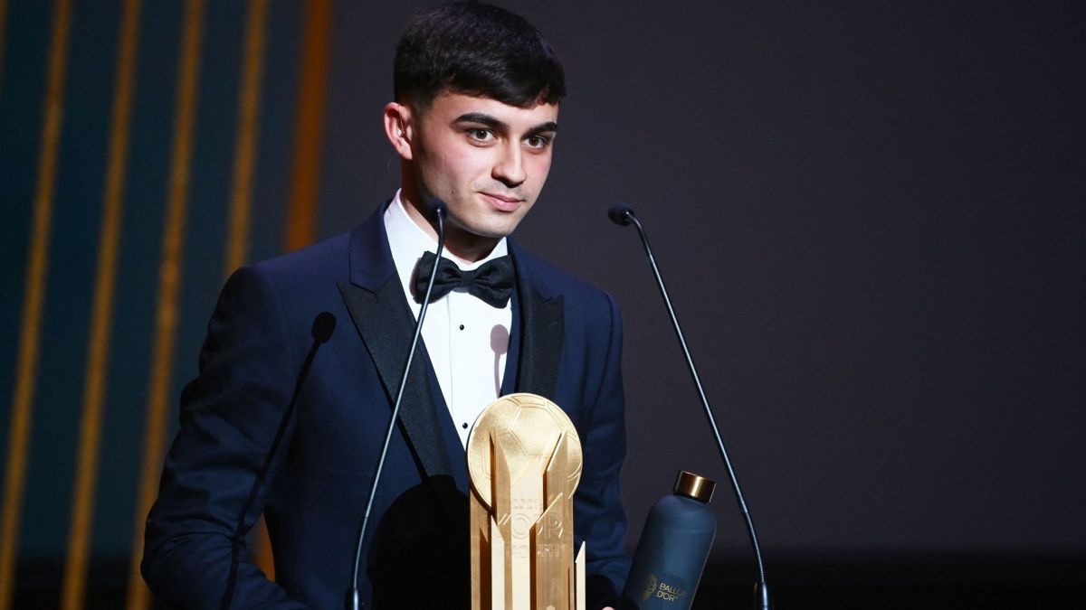 بالون دور 2021/ پدری بهترین بازیکن جوان سال شد