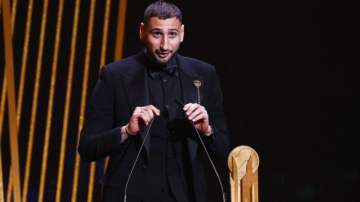 بالون دور 2021/ دوناروما برنده جایزه لئویاشین شد