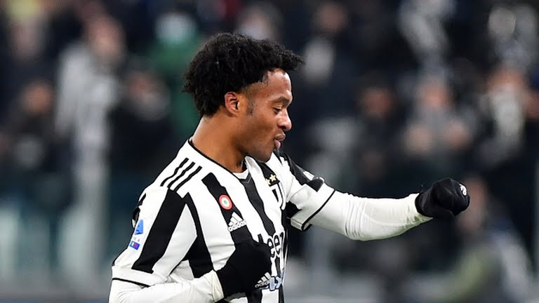 سوپرگل کوادرادو برای یوونتوس مقابل جنووا از روی نقطه کرنر